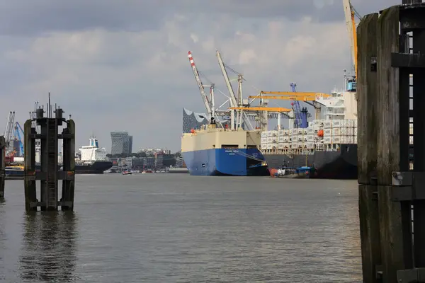 Niemcy Hamburg Sierpień 2017 Port Terminal Kontenerowy Niemieckim Porcie Hamburgu — Zdjęcie stockowe