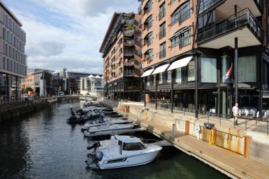 Tekneleri ve yatları olan Oslo Limanı