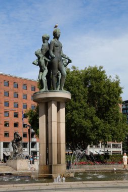 Oslo - Springbrunnen am Rathausplatz / Oslo - Belediye binasındaki Fontain