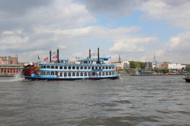 Schaufelraddampfer Louisiana Star / Paddle vapuru Louisiana Star /