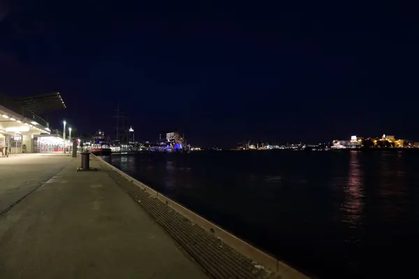 Vista Nocturna Estación Agua Hamburgo Landungsbrcken —  Fotos de Stock