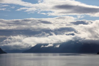 Norveç 'in Fresvik yakınlarındaki Sognefjorden manzarası 