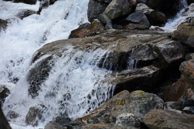 Norveç, Storelvi Nehri 'nin manzaralı manzarası 