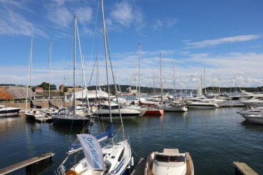 Tekneleri ve yatları olan Oslo Limanı