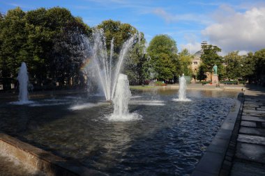 Norveç, Oslo 'daki parkta büyük bir çeşme var.
