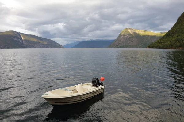 Fresvik Yakınlarındaki Sognefjord Bei Fresvik Sognefjorden — Stok fotoğraf