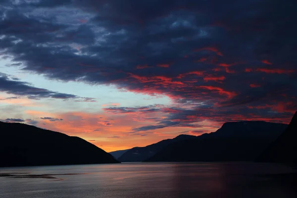 Sonnenaufgang Sognefjord Bei Fresvik Sunrise Sognefjorden Nära Fresvik — Stockfoto