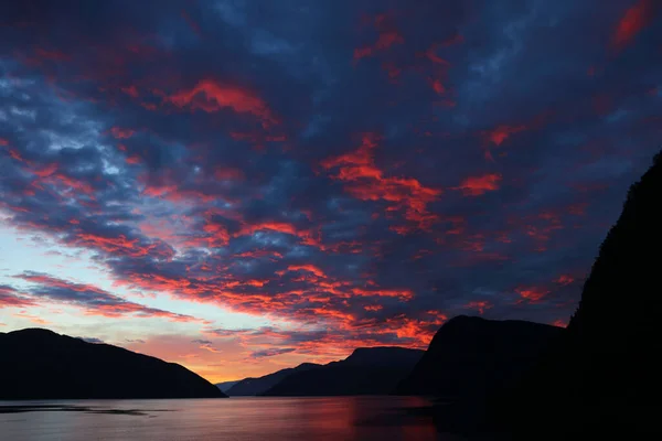 Sonnenaufgang Sognefjord Bei Fresvik Sunrise Sognefjorden Cerca Fresvik — Foto de Stock