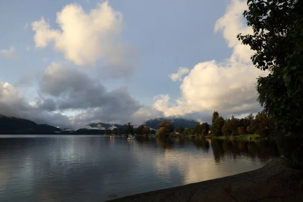 Lago Anau Lago Anau —  Fotos de Stock