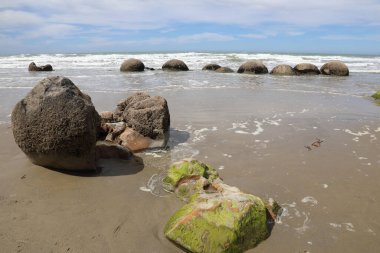 Moeraki Kayaları / Moeraki Kayaları / 