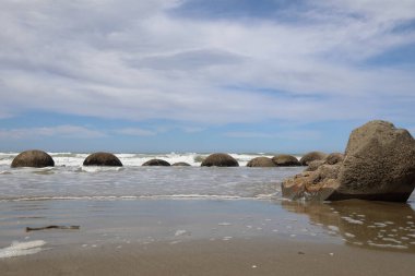 Moeraki Kayaları / Moeraki Kayaları / 