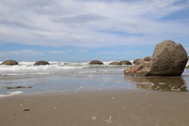 Moeraki Kayaları / Moeraki Kayaları / 