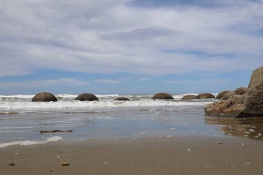 Moeraki Kayaları / Moeraki Kayaları / 