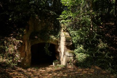 Spalt - Felsenkeller / Spalt - Kaya mahzeni /