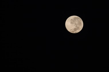 Vollmond Ueber Afrika / Afrika üzerindeki Dolunay