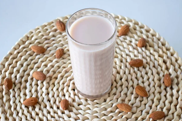 Vegetariano Nuez Leche Almendras Vidrio Con Frutos Secos Fondo —  Fotos de Stock