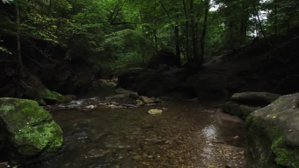 Drone Flying Low Beautiful Scenic Slow Flowing River Stones Rocks — Wideo stockowe