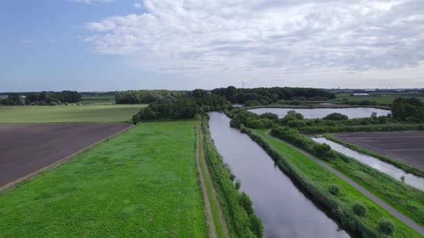 Luftaufnahme Der Holländischen Landschaft Mit Ackerland Mit Braunen Bodenfarben Und — Stockvideo