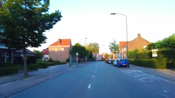 Pov Projíždí Chaam Nizozemsku Června2022 Venkovské Město Domy Obchody Autobusová — Stock video