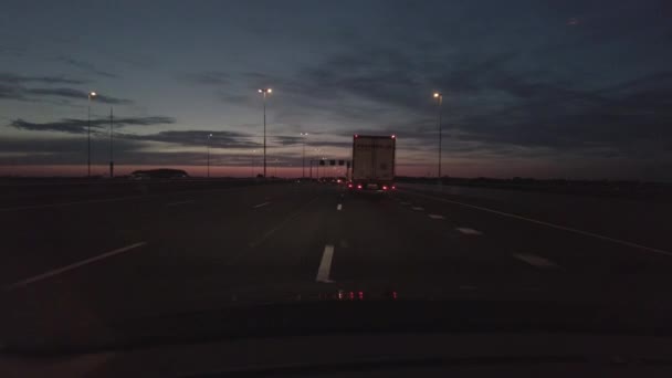 Pov Köra Bil Motorvägen Sent Natten Med Bilar Och Lastbilar — Stockvideo