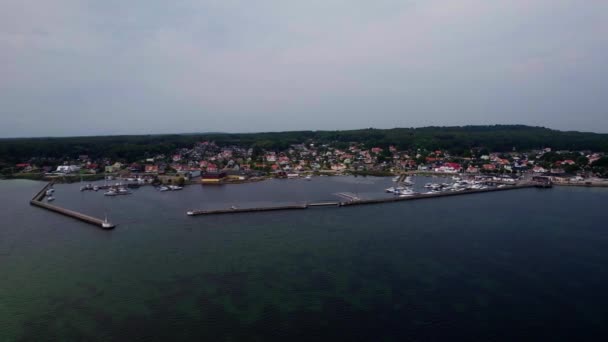 Dolly Postrzelona Widok Lotu Ptaka Piękne Miasto Zatoce Morskiej Portem — Wideo stockowe