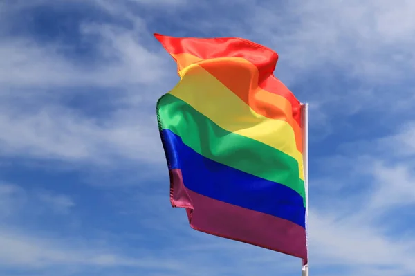 Realistic Rainbow Flag Lgbt Organization Waving Cloudy Sky Lgbt Pride — Foto de Stock