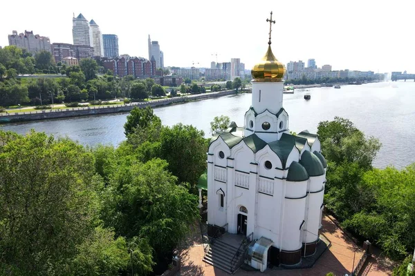 Bâtiments Gratte Ciel Ville Dnipro Dnepropetrovsk Ukraine Belle Église Chrétienne — Photo