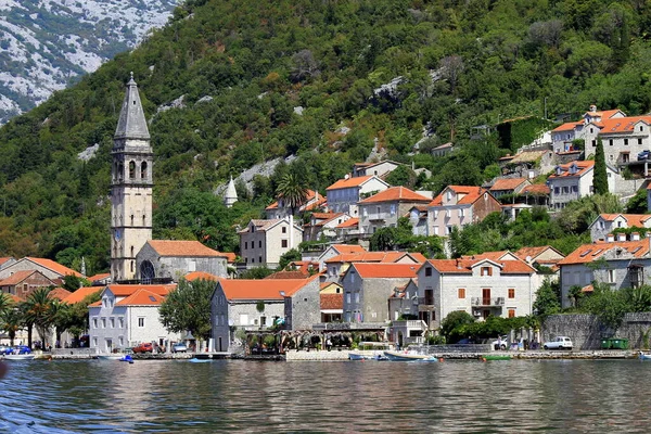 Small Town Old Houses Red Roofs Shore Kotor Bay High — Stock Photo, Image