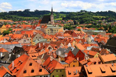 Cesky Krumlov 'un Panoraması. Güzel ve renkli bir Çek kasabası. Şehir, Vltava Nehri üzerindeki UNESCO Dünya Mirası Alanıdır. Çekçe, Krumlov