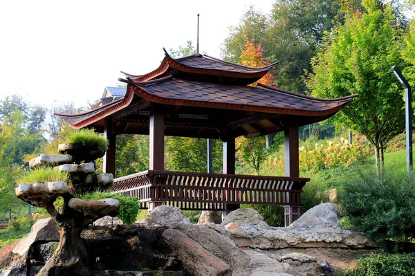 Beautiful Landscape Park Lake Wooden Pavilions Japanese Style Garden Architecture — Fotografia de Stock
