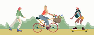 İnsanlar parkta bisiklet sürüyor, egzersiz yapıyor ve dinleniyor. Kız bisiklet sürüyor, kaykay ve paten sürüyor. Parkta dinlenmek, bir sepet çiçek. İnsanlar günlük kıyafetler, spor kıyafetleri giyer..