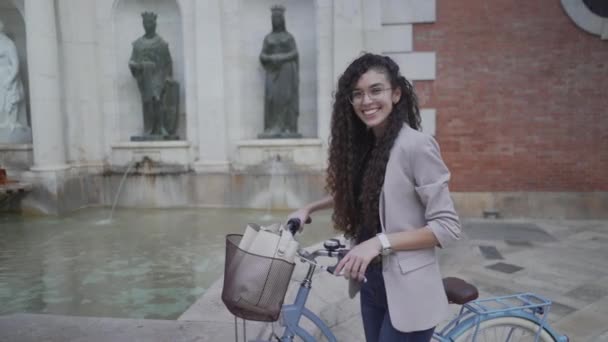 Pretty Moroccan Girl Bicycle Smiling Posing Camera Medium Shot Horizontal — 图库视频影像