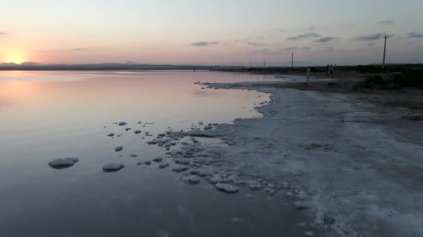 People Salt Lake Las Salinas Torrevieja Alicante Spain Golden Hour — Stock Video