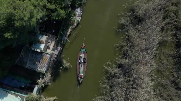 Aerial Drone Footage Boat Tourists Visit Natural Park Albufera Valencia — Stockvideo