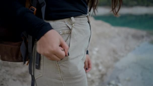 Close View Girl Taking Metal Compass Out Pocket Opening Horizontal — Vídeos de Stock