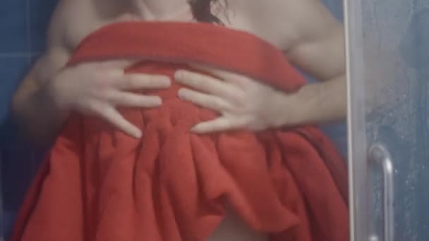 Fit Caucasian Young Man Drying Himself Towel Shower Close Shot — 图库视频影像