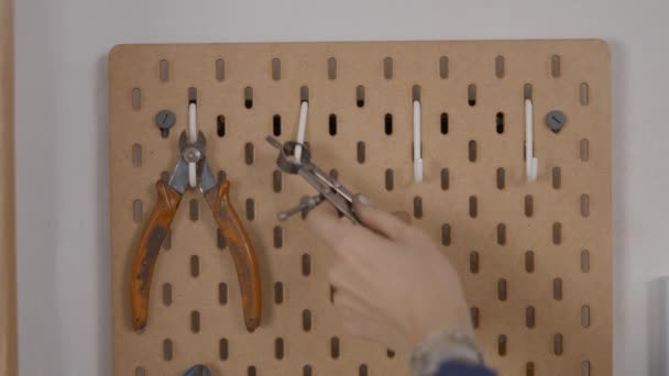 Hand Artisan Jeweler Getting Plier Adjuster Tools Wall Hooks Static — ストック動画