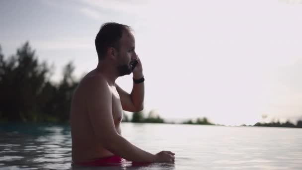 Middle Aged Bearded Man Having Serious Arguing Phone Conversation Staying — Video Stock