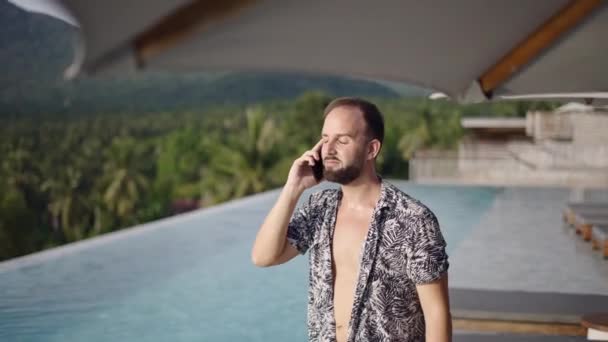 Outdoors Shot Hipster Young Man Beard Talking Mobile Phone While — Video Stock