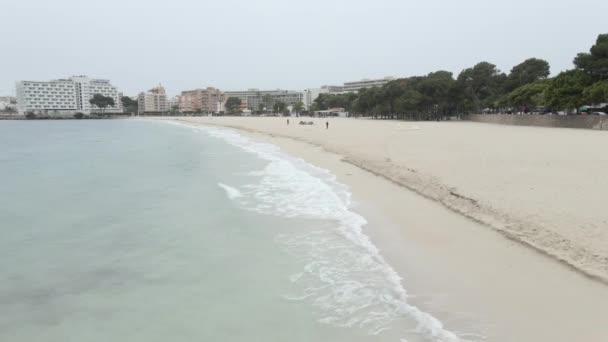 Waves Rolling Shoreline Palmanova Beach Rainy Day Mallorca Spain Aerial — Αρχείο Βίντεο