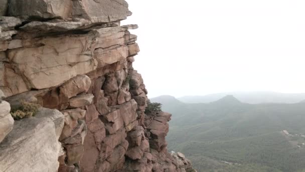 Influencer Filming Fly Shot Touristic View Point Horizontal Video — Video Stock