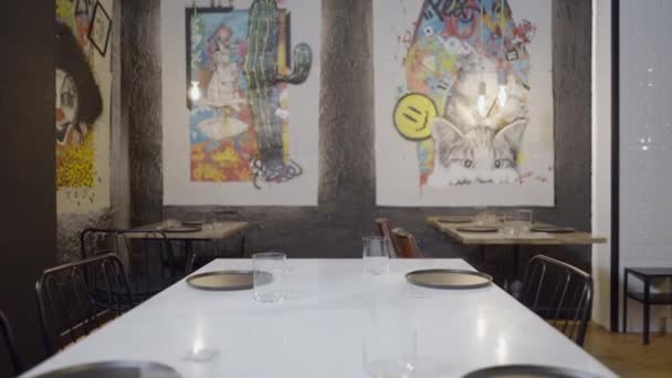 Push Out Set Table People Art Wall Restaurant Horizontal Video — Video