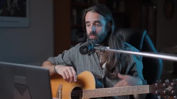 Young Handsome Musician Teaching Online Technique Play Guitar Middle Shot — Vídeo de Stock