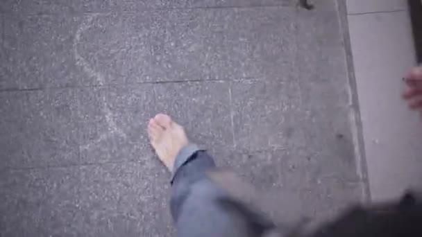 Pov Young Backpacker Feet Walking City Barefoot Horizonal Video — стоковое видео