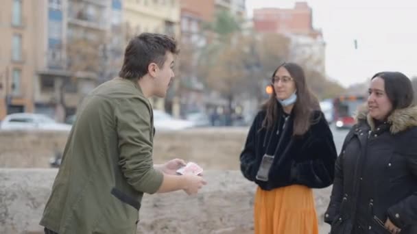 Side View Magician Showing Magic Tricks Unknown Person Street Horizontal — 图库视频影像