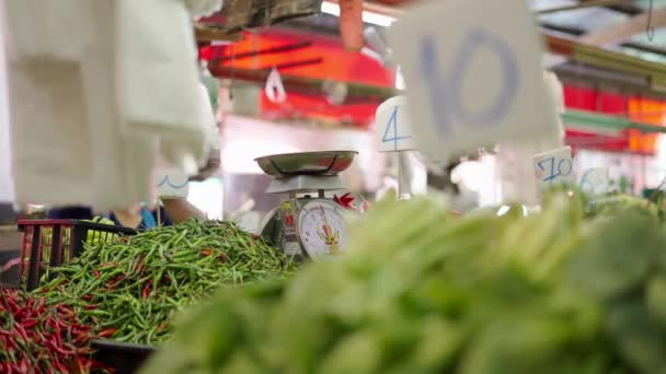 Unrecognizable Woman Weighing Cayenne Pepper Bangkok Market Horizontal Video — Wideo stockowe