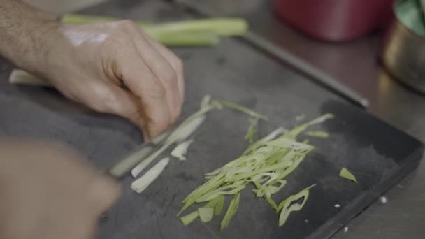 Close Male Chef Hands Slicing Vegetables Cutting Board Horizontal Video — 图库视频影像