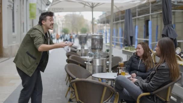 Magician Man Showing Street Magic Trick Street Magician Artist Puts — Vídeo de Stock