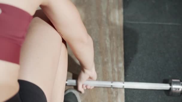 Woman Lifting Barbell Gym Detail Shot Horizontal Video — Stockvideo