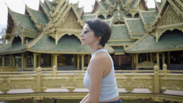 งสวยท ประว ศาสตร ในเม องโบราณเม องโบราณในกร งเทพฯ ประเทศไทย กลางย โอแนวนอน — วีดีโอสต็อก